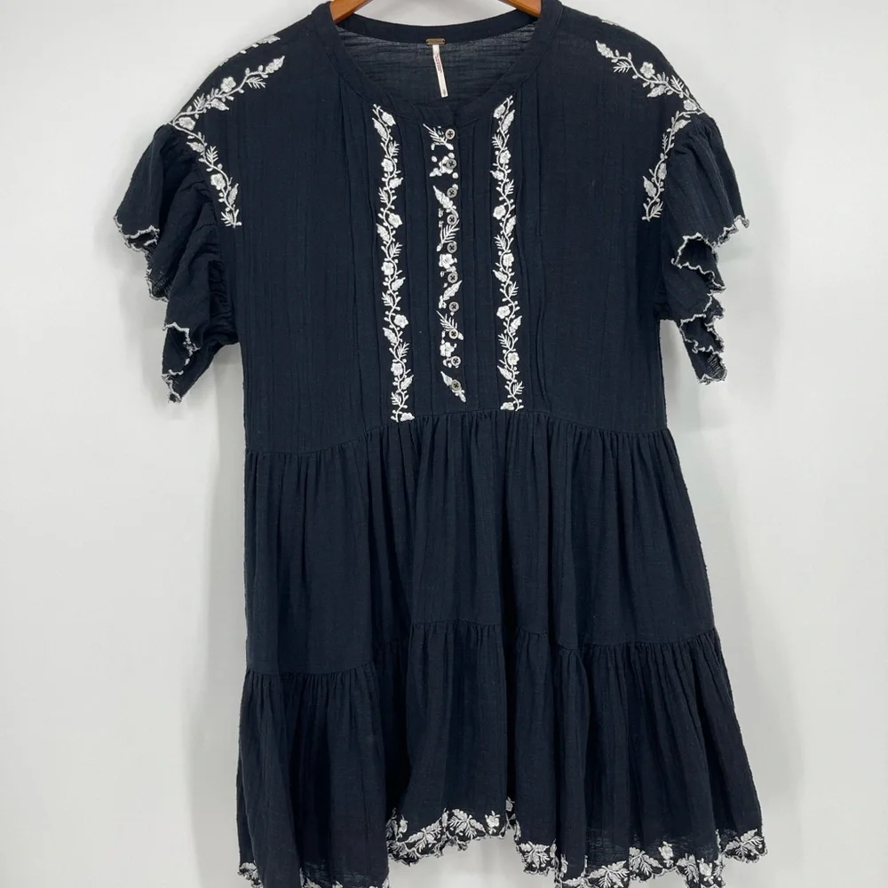 ✨ Free People Santiago Black Embroidered Gauzy Peasant Dress Pockets S Blogger - Picture 10 of 13